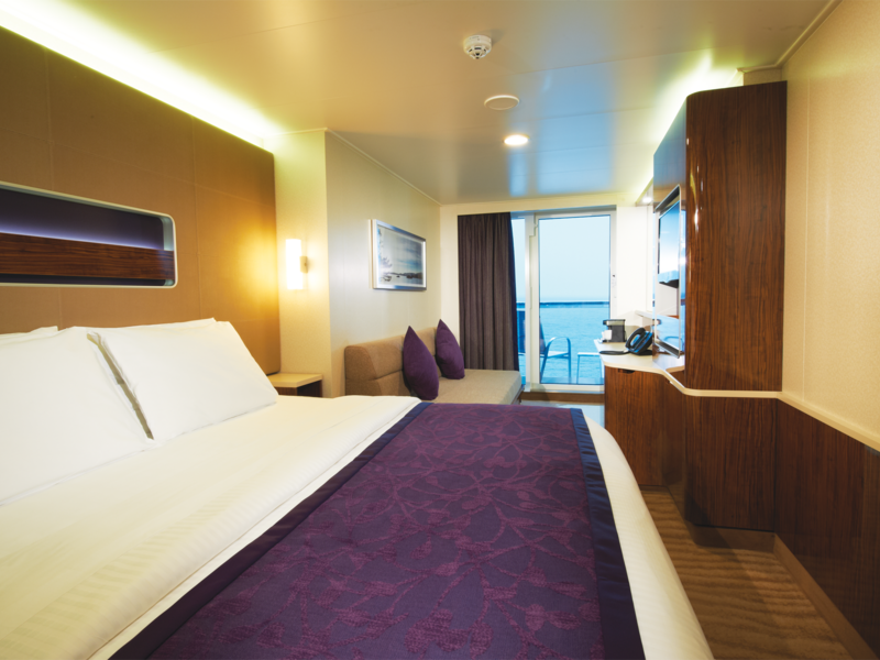 Aft-Facing Club Balcony Suite